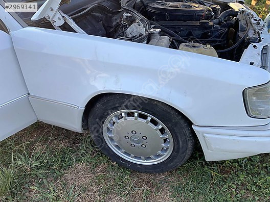 W124 ORJİNAL KUSURSUZ SAĞ ÖN ÇAMURLUK