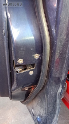 mitsubishi carisma sağ ön kapı kilidi