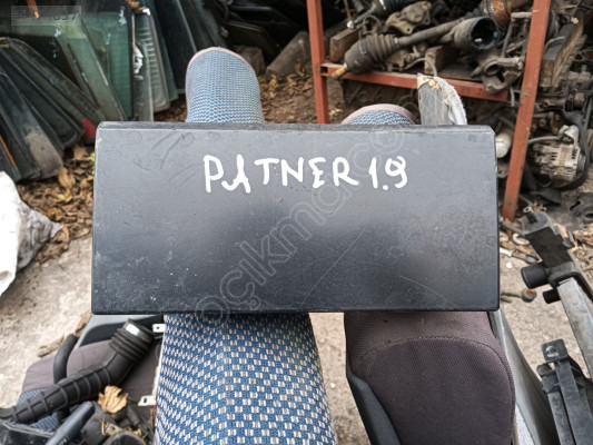 Peugeot partner torpido kapağı