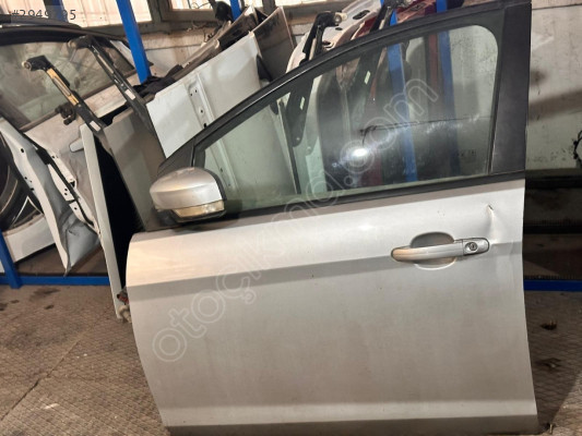 Ford Focus 2010 ön kapı