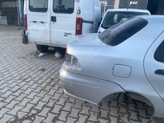 Fiat Albea sağ arka çamurluk çıkma orijinal