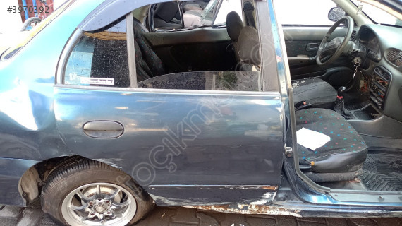 hyundai accent sağ arka kapı dolu