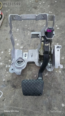 AUDI A4 Fren Pedalı Rulman Bloğu 8K1721117