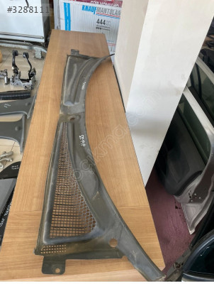Saab 9.3 ön cam ızgarası orijinal temiz