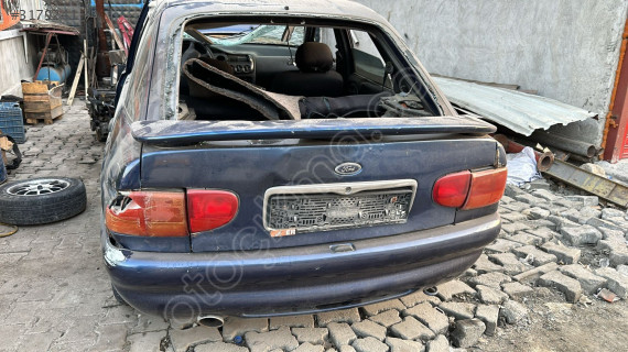 FORD ESCORT STOP LAMBASI BAGAJ İÇİ YUVARLAK OLAN ORJİNAL ÇIKMA