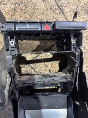 Audi A4 dörtlü düğmesi