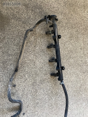 VOLKSWAGEN POLO AEE MOTOR BENZİN ENJEKTÖR KÜTÜĞÜ 032133319A