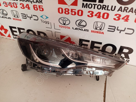 TOYOTA COROLLA CROSS SAĞ FAR ÇIKMA ORİJİNAL PARÇA