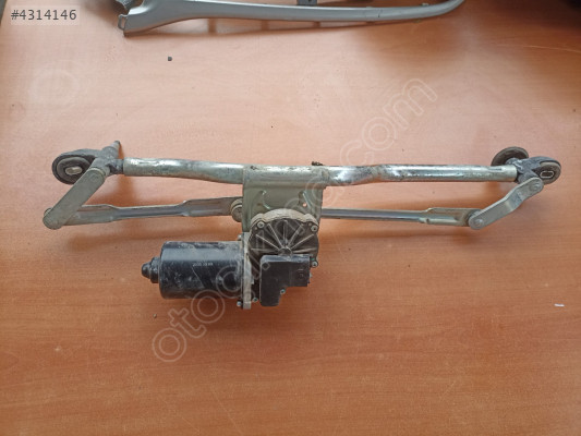 Renault Clio 1-2 Silecek Mekanizması Ve Motoru