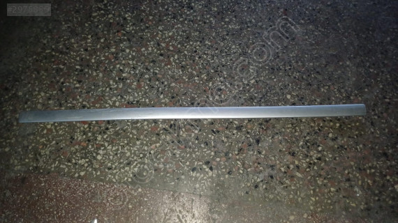 2003-2010 Ford C-max ön sağ / sol kapı çıtası