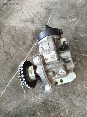 BMW F20 YAKIT POMPASI ORJINAL ÇIKMA EGE OTOMOTİV BURSA