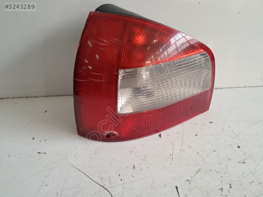 AUDİ A3 - HATCHBACK SOL ARKA STOP VE TUYU KUSURLU