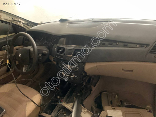 Renault Latitude Torpido Hatasız Orjinal Çıkma
