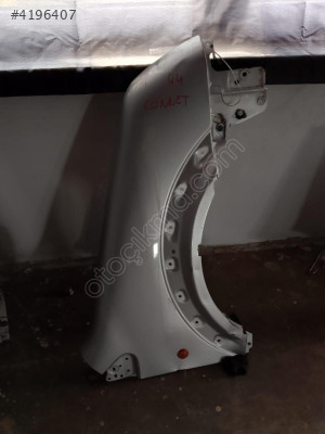 Ford connect sağ ön çamurluk boyalı hafif hasarlı