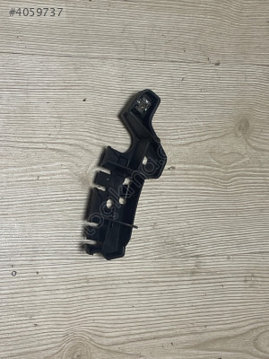 Renault Megane III-3 sol Ön Tampon Braketi 620940001R