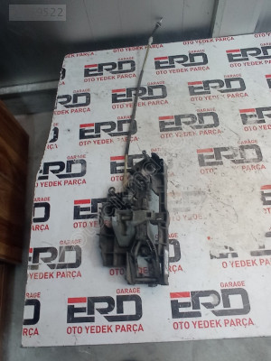 BMW 5 SERİ F10 F11 SOL ÖN KAPI KOLU İÇ BRAKETİ X1717564312