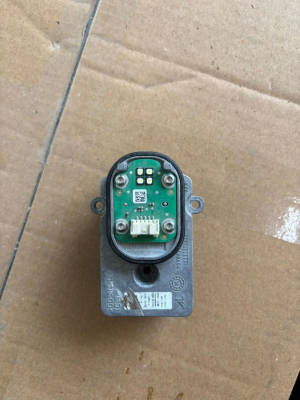 1305715284 MERCEDES C SERİSİ W205 LED FAR MODÜLÜ