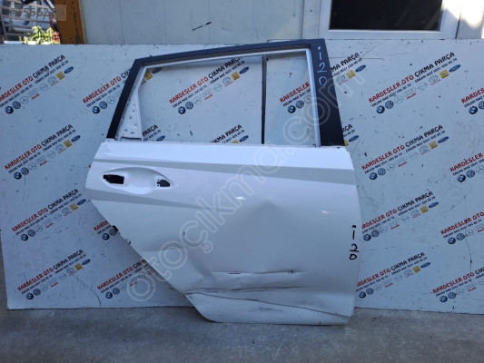 Hyundai i20 sağ arka kapı (hasarlı)