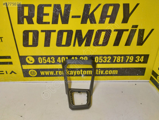 969354493R 969317875R SANDERO STEPWAY ORTA KONSOL ÜST PARÇA