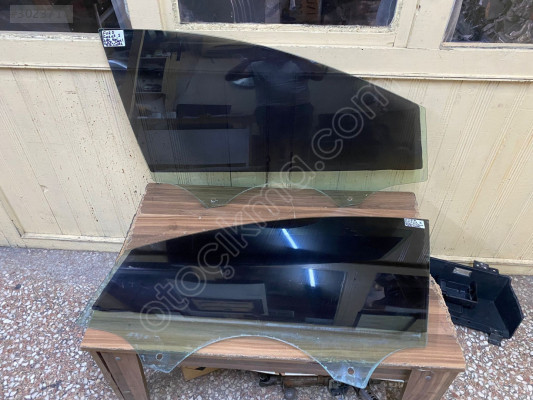 FORD FOCUS 3 SOL ÖN KAPI CAMI ORJİNAK ÇIKMA 2012-2016 MODEL