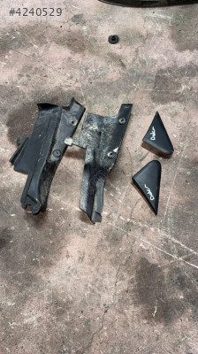 2016 DACIA DOKKER ÇIKMA ORJİNAL GARANTİLİ ÇAMURLUK BAKALİTLERİ