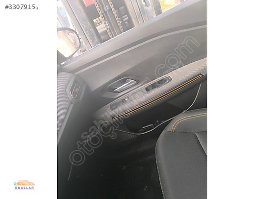 DACİA SANDERO SAĞ ÖN KAPI DÖŞEME ÜNALLAR OTO ÇIKMA YEDEK PARÇA
