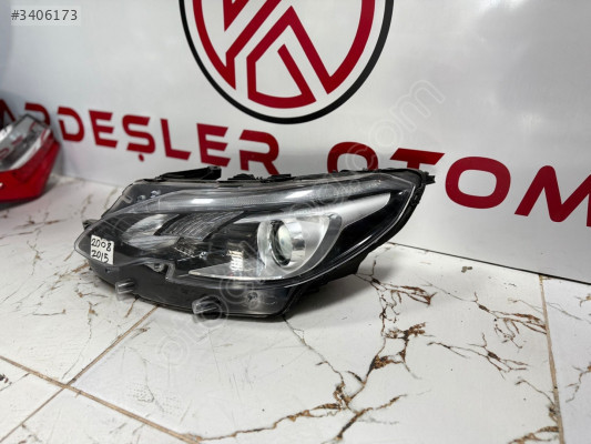 Peugeot 2008 çıkma sol ön far