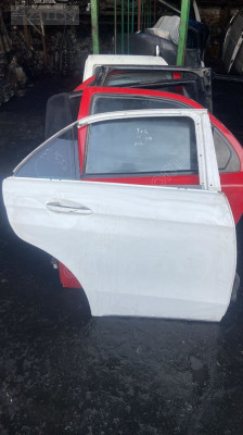 MERCEDES E250 SAĞ ARKA KAPI KONUK OTO