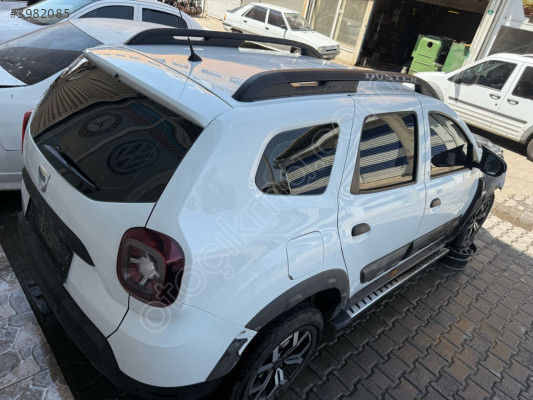 2018-24 DACİA DUSTER BAGAJ KAPAĞI HATASIZ ORJ ÇIKMA