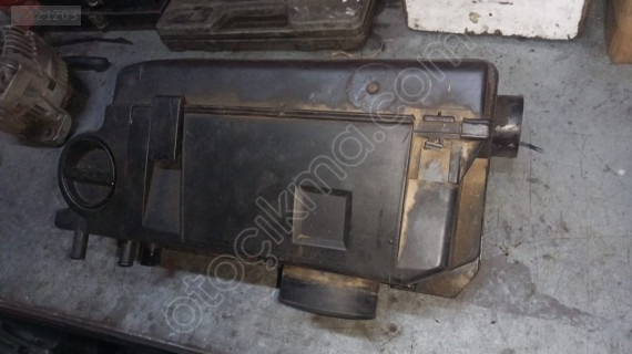 Peugeot 306 1.8 8V Modeli İçin Oto Çıkma Külbütör Kapağı