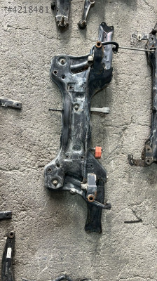 VW Polo için Motor Alt Travers Parçası - Oto Çıkma