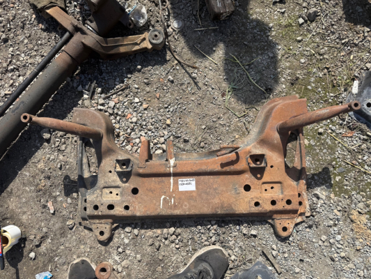 FORD FİESTA MOTOR TRAVERSİ
