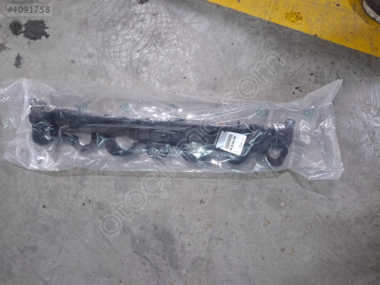 Clio 4 arka tampon braketi orta 850424459R