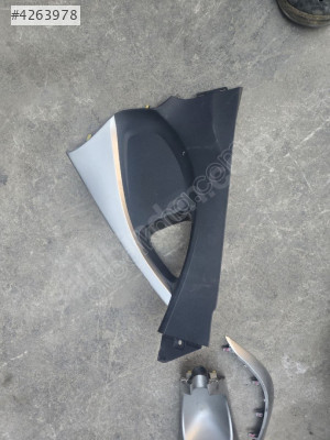 toyota auris iç plastikleri