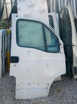 RENAULT MASTER 2 SAĞ ÖN KAPI ÇIKMA ORJİNAL  STOKLU
