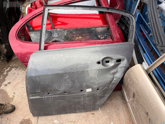 OTO CEM DEN ÇIKMA RENAULT MEGANE 2 SOL ARKA KAPI