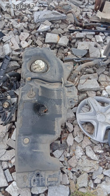 Renault Kango dizel yakıt deposu