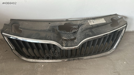 SKODA RAPİD. 13-17 nikelajlı  Ön panjur