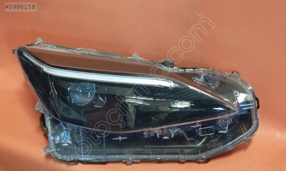toyota yaris cross sağ far
