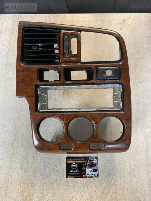 Nissan Primera P11 Teyp Çerçevesi