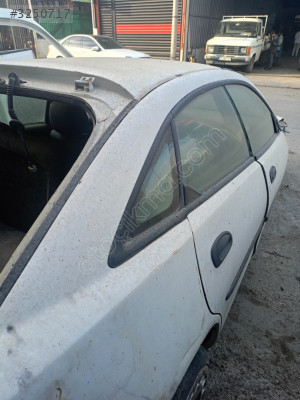 Mazda Lantis sol sağ arka kelebek camlar