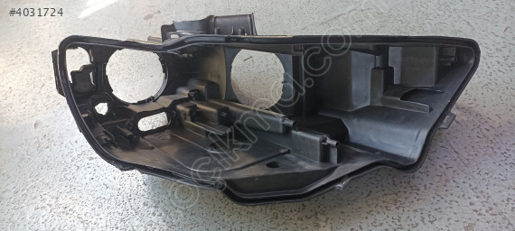 AUDİ A3  13-15 XENON SOL FAR KASASI