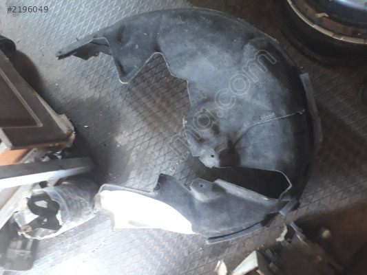 Mercedes W205 kasa Sağ arka Camurluk davlumbazı