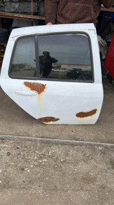 Renault symbol sağ arka kapı