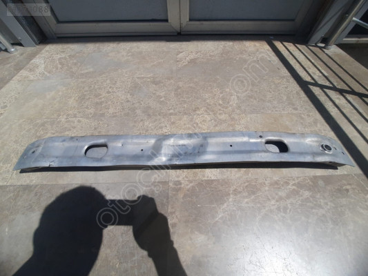 AUDİ A4 ÖN TAMPON DEMİRİ