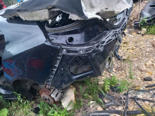Opel insignia a sol arka kesme çamurluk