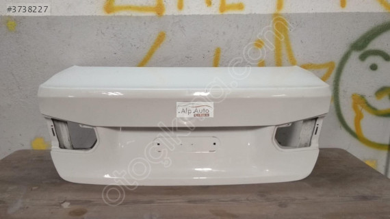 BMW F30 3 SERİSİ ÇIKMA BAGAJ KAPAĞI VE TÜM ÇIKMA PARÇALAR