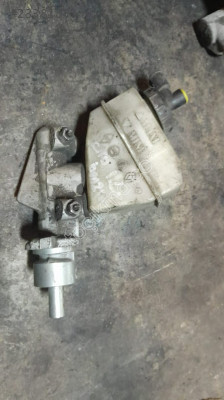 Clio 1.4 benzinli fren ana merkez çıkma