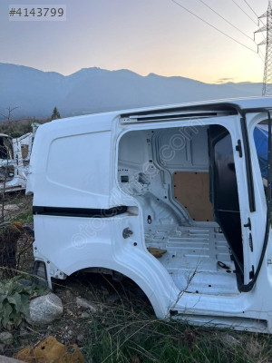 COURİER SAĞ ARKA ÇAMURLUK AKİL YAMAN OTOMOTİV