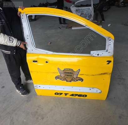 FORD COURİER BEYAZ SAĞ ÖN KAPI ORJINAL